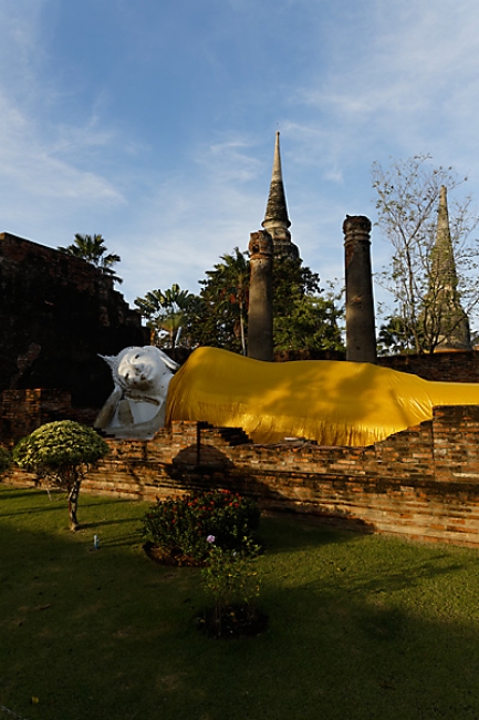 Wat Yai Chai Monkon-039